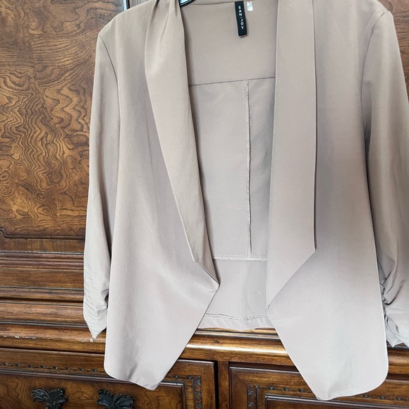 Punctuality Taupe Lightweight Blazer - Picture 2 of 4